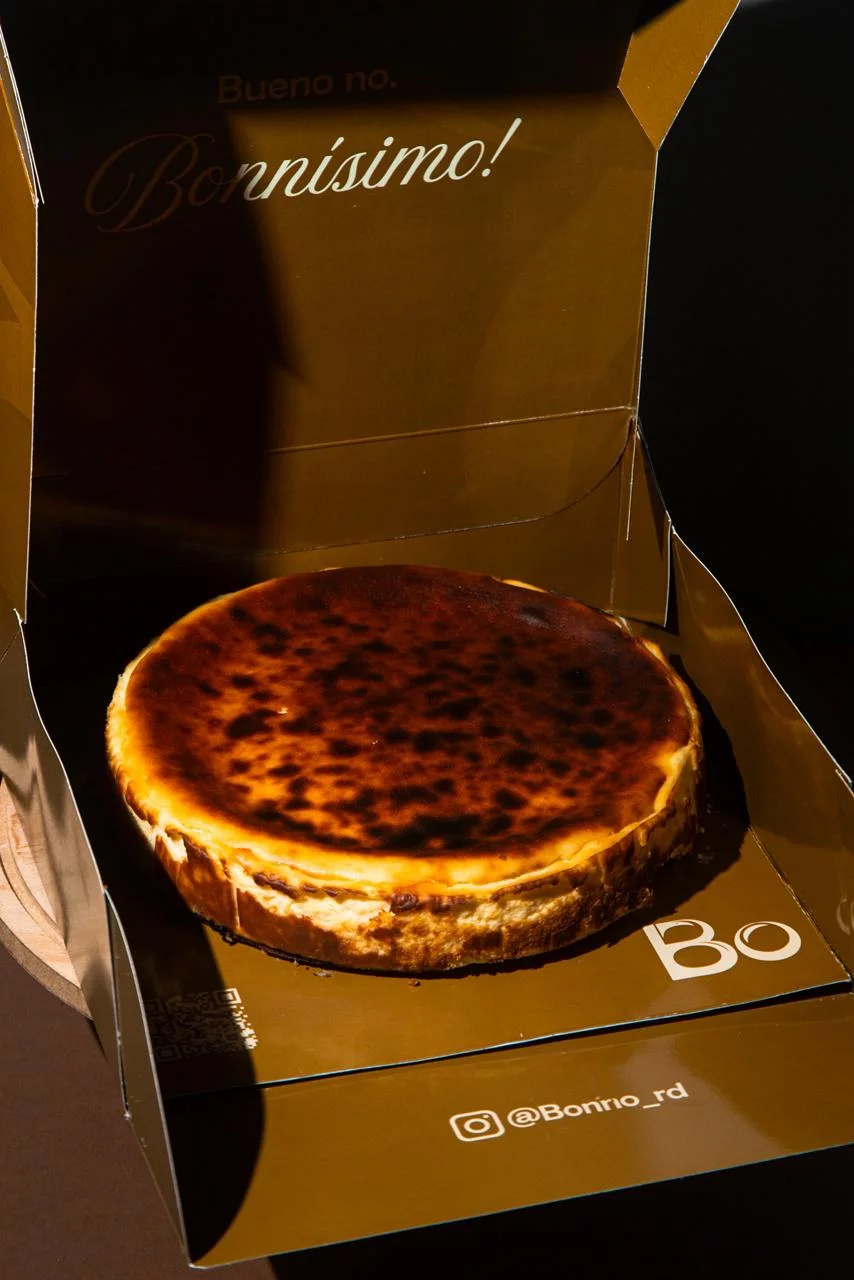 Tarta vasca entera en caja Bonnísimo